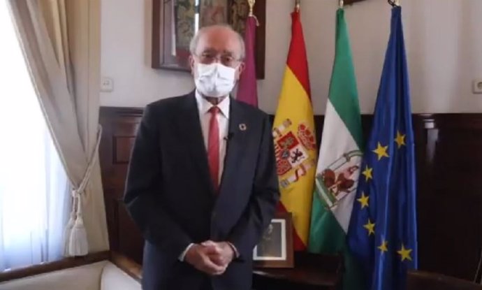 El alcalde de Málaga, Francisco de la Torre, durante un mensaje en un  vídeo en redes sociales