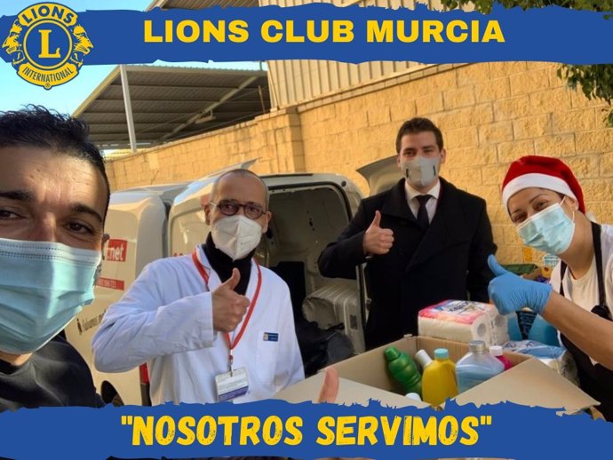 Donación de Lion Club Murcia a Jesús Abandonado