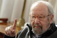 Juanma Moreno lamenta la muerte de Caballero Bonald: "Las letras andaluzas han perdido a uno de sus gigantes"