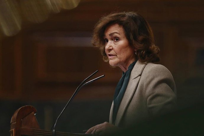 Archivo - La vicepresidenta primera del Gobierno y ministra de la Presidencia, Relaciones con las Cortes y Memoria Democrática, Carmen Calvo, en el Congreso