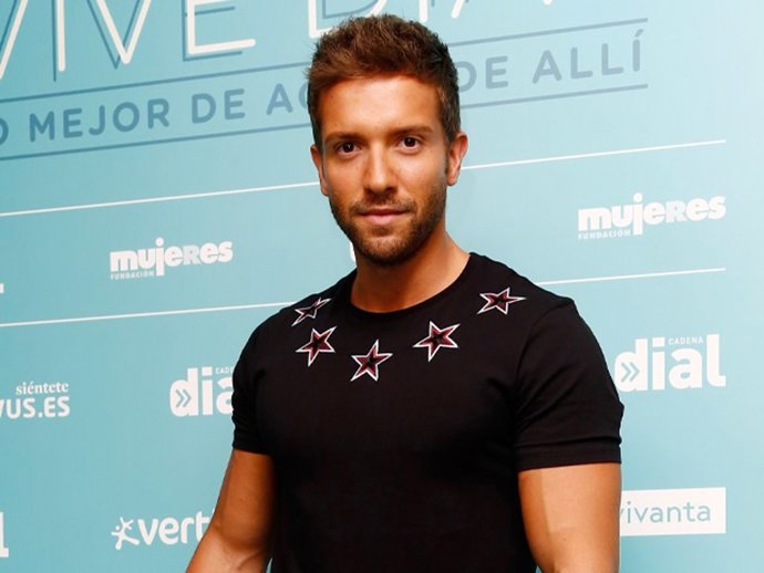 Archivo -    Pablo Alborán ha sacado su lado más solidario durante el concierto #ViveDial de Cadena Dial, donde ha compartido escenario con infinidad de artistas como Merche, Sergio Dalma, Pablo López o Rosanna