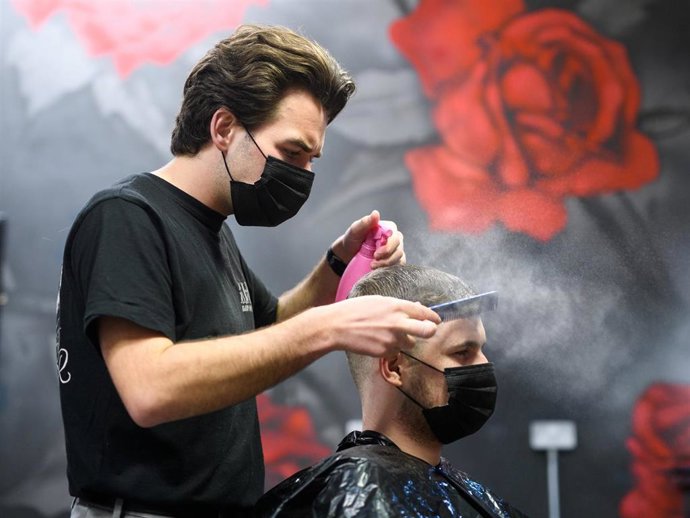 MIMA Y CUIDA TU BARBA PARA LUCIR TU MEJOR ROSTRO