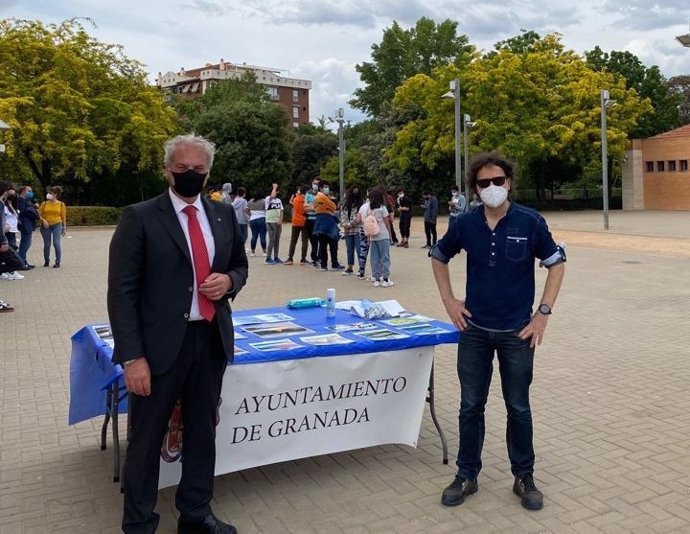 El Ayuntamiento reitera su compromiso con el programa 'Granada sin drogas'.