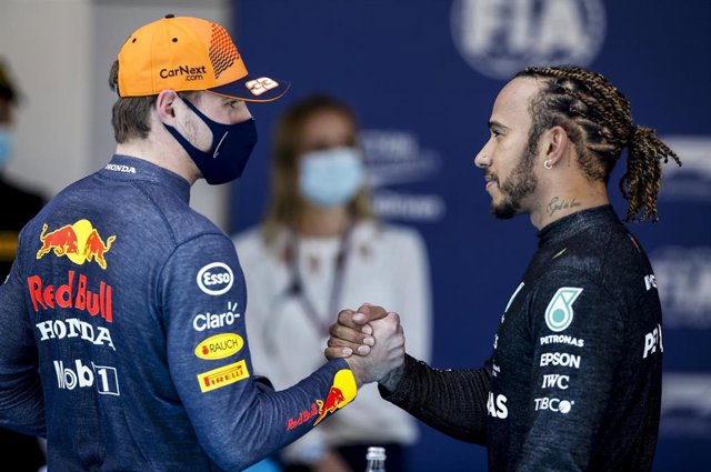 Max Verstappen y Lewis Hamilton