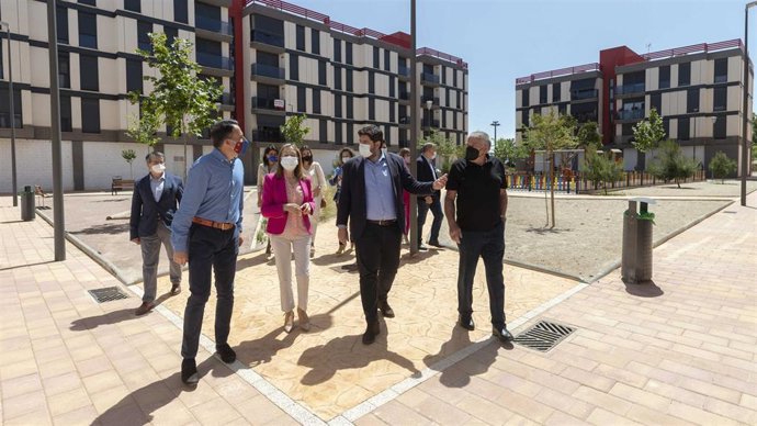 Fernando López Miras juntro a Ana Pastor en el acto por el X Aniversario de los terremotos de Lorca