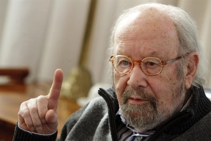 Archivo - El escritor andaluz Caballero Bonald, en una imagen de archivo.