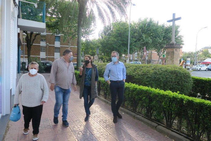 El PSOE denuncia el abandono de los equipamientos públicos y la falta de mantenimiento en Valdeolleros.