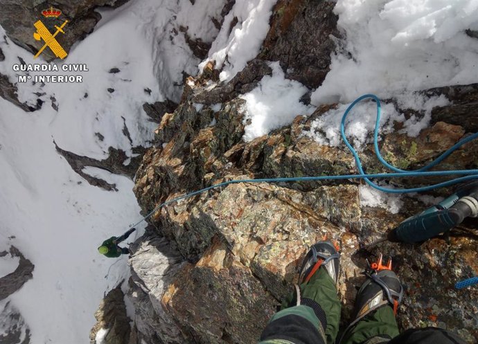 Rescatados cuatro alpinistas barceloneses heridos por un alud en el corredor de Estasen, en Benasque (Huesca).
