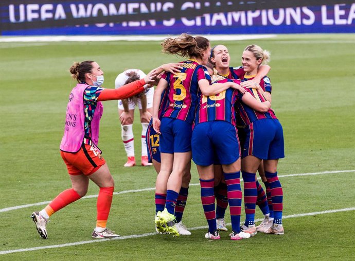 Alexia Putellas of Fc Barcelona Femeni and team celebrates the victory during the Uefa Women's Champions League Semi-finals second leg match between Fc Barcelona Femeni and Paris Saint-Germain at Johan Cruyff Stadium on May 02, 2021 in Sant Joan Despi, 