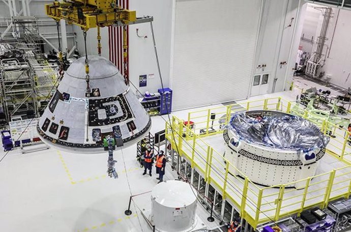 Nave Starliner en el Centro Kennedy de la NASA