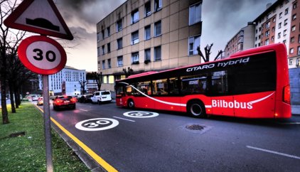 La limitación a 20 y 30 km/h en todas las vías urbanas entra en vigor este martes