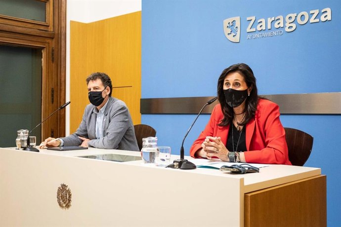 Presentación del programa de recuperación postcovid para las personas mayores, en el Ayuntamiento de Zaragoza.