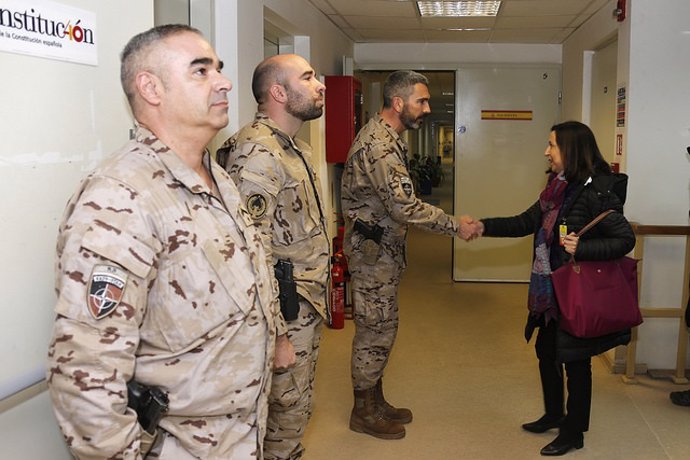 Archivo - La ministra de Defensa, Margarita Robles, en una visita a Afganistán