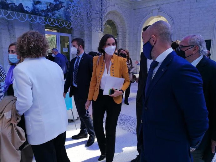 La Ministra de Comercio, Industria y Turismo, Reyes Maroto, en Alicante