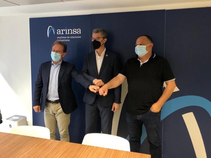 Feique y los sindicatos firman el nuevo convenio para el sector químico hasta 2023