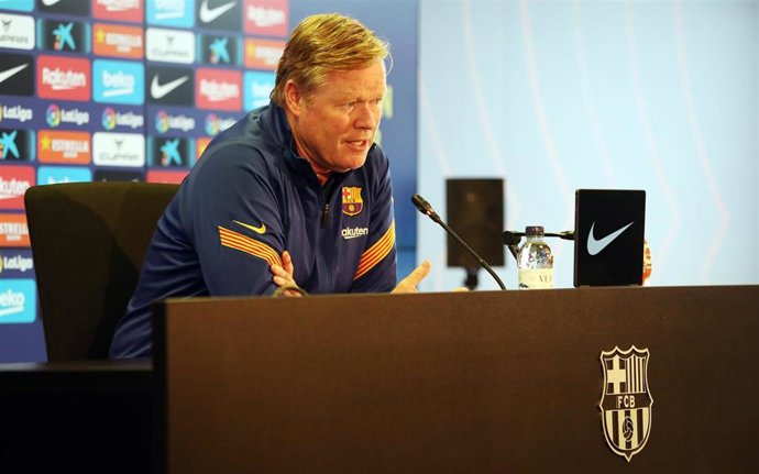 El entrenador del FC Barcelona, Ronald Koeman, en rueda de prensa