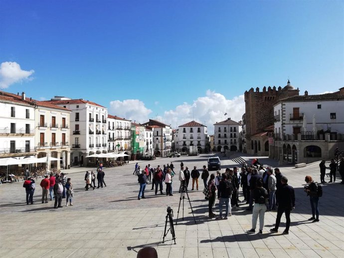 Los feriantes protestan ante el Ayuntamiento de Cáceres al plantearse una feria solo de atracciones