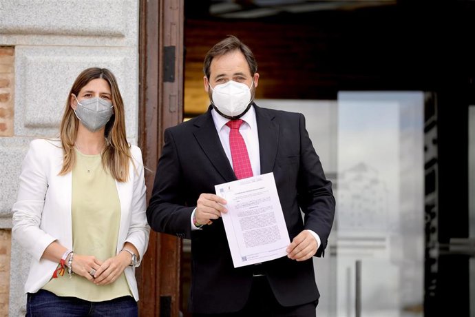 El presidente del PP C-LM, Paco Núñez, en las Cortes.