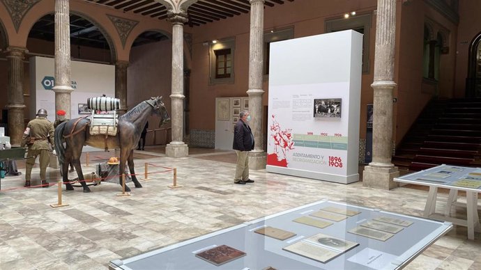 Más de 5.000 personas han visita ya la exposición del siglo y medio de historia de Cruz Roja en la provincia