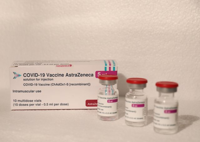 Varios viales de la vacuna de AstraZeneca contra el Covid-19, a 7 de mayo de 2021, en Madrid (España). 