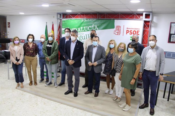 Ruiz Espejo traslada el "total apoyo" del PSOE de Málaga a los trabajadores de Tívoli World en Benalmádena