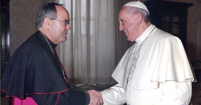 El Papa Francisco ha recibido tras su toma de posesión como Arzobispo de Toledo, en audiencia privada al arzobispo, don Francisco Cerro Chaves.