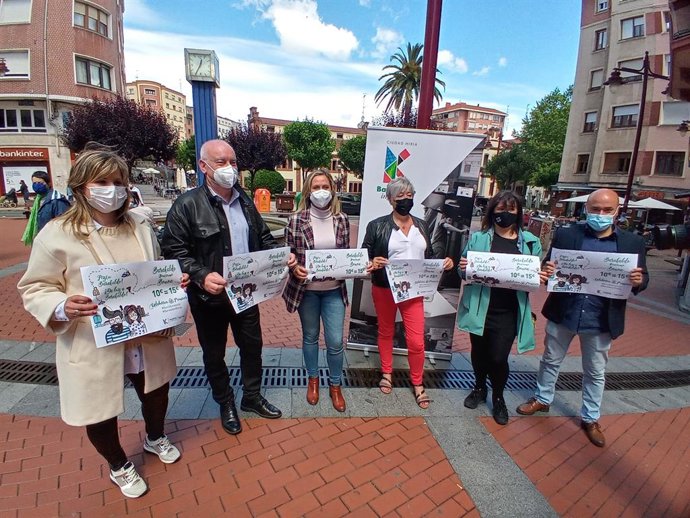 Alcaldesa de Barakaldo, Amaia del Campo, y comerciantes presenta el Bono-consumo 2021.