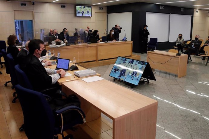 Archivo - Vista general del tribunal durante el juicio por la presunta caja 'b' del PP, que comienza este lunes, en San Fernando de Henares, Madrid, (España), a 8 de febrero de 2021. El juicio se centrará en las declaraciones de Bárcenas después de que 