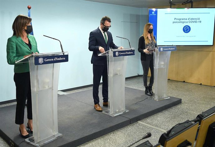 La ministra de Educación y Enseñanza Superior de Andorra, Ester Vilarrubla; el ministro de Asuntos Sociales, Víctor Filloy, y la secretaria de Estado de Salud, Helena Mas