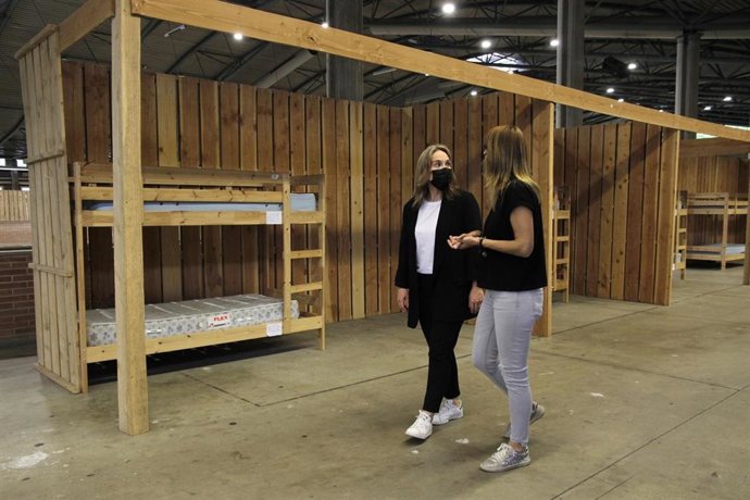 La concejala de Derechos Sociales, Núria Pi, ha valorado positivamente el funcionamiento del servicio y la atención dispensada a los sin hogar, pero ha reclamado que se descentralicen estos equipamientos en el territorio.