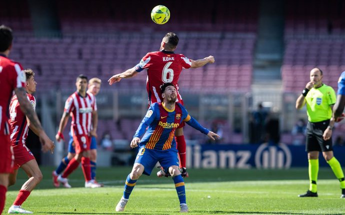 10 Leo Messi during la Liga match against Atletico de Madrid at Camp Nou Stadium
