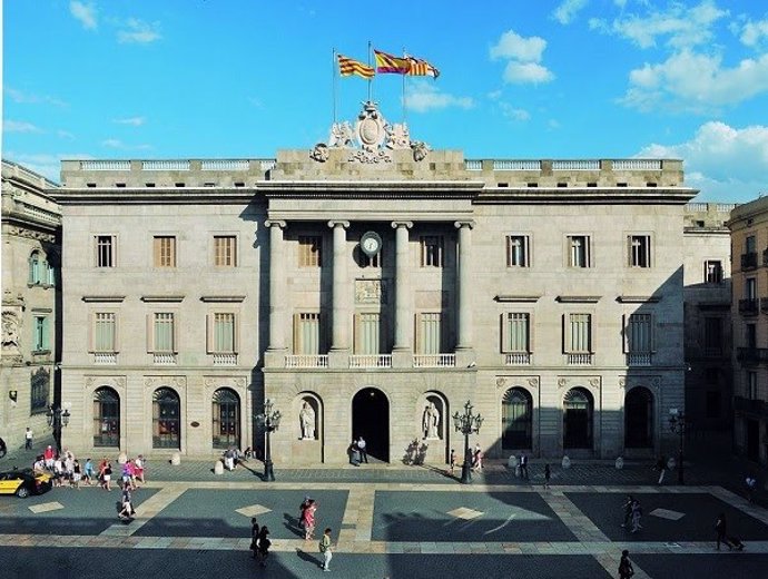 Archivo - Fachada del Ayuntamiento de Barcelona - Archivo