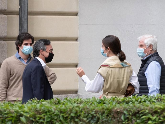Fernando Fitz-James Stuart y Sofía Palazuelo ayudan al Duque de Alba en los preparativos de la boda de Carlos Fitz-James con Belén Corsini