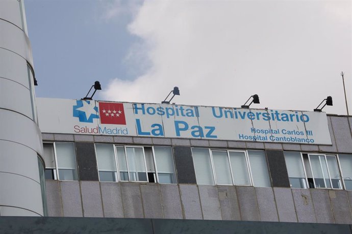 Archivo - Fachada del Hospital de La Paz, en Madrid (España). Imagen de archivo.