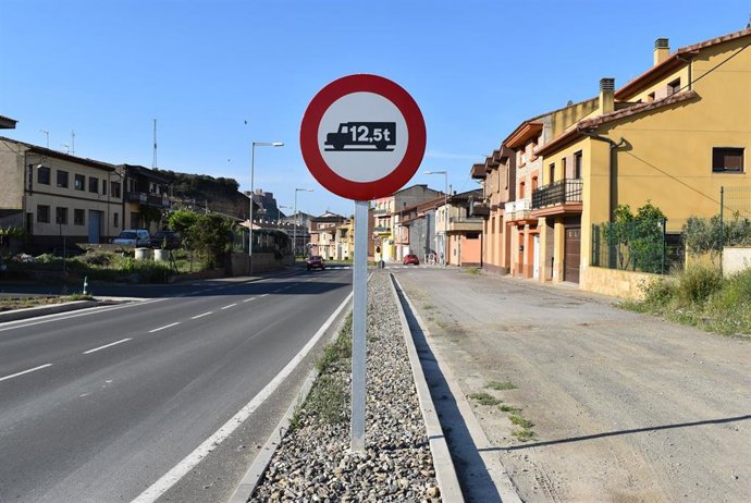 El Ayuntamiento de Monzón prohíbe circular por el casco urbano a vehículos de mercancías de más de 12,5 toneladas.
