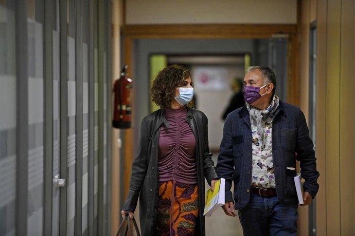 Archivo - La ministra de Hacienda, María Jesús Montero, y el secretario general de UGT, Pepe Álvarez, en una imagen de archivo