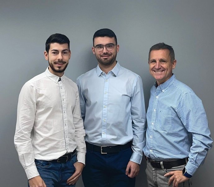 Archivo - Izquierda (Sergi Lao, CTO y co-founder), centro (Joaquim de la Cruz, CEO & Co-Founder), derecha (Álvaro Morales Chairman y co-founder) de Flanks.