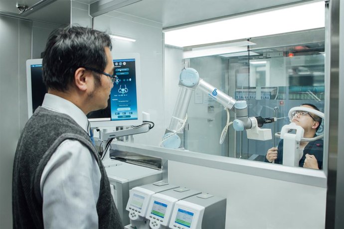 Zero-Contact Medical Station, the robotic technology for COVID-19 testing, innovated by Brain Navi Biotechnology from Taiwan.