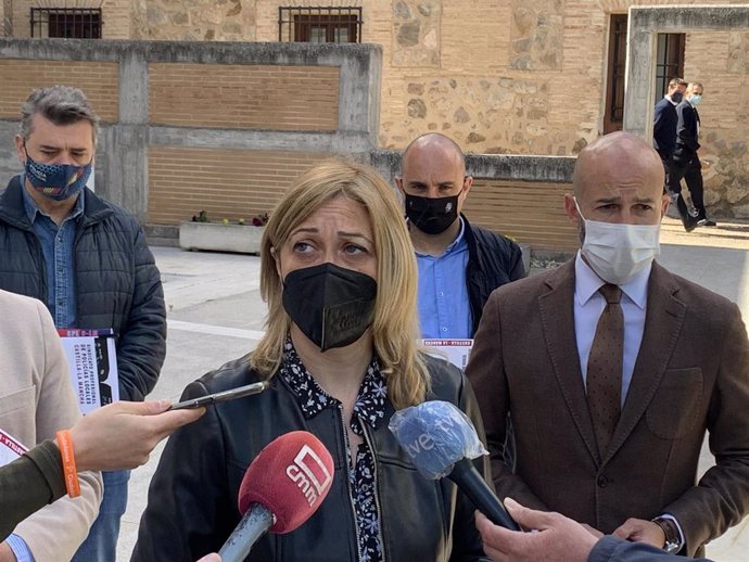 La portavoz de Cs Carmen Picazo atiende a los medios tras reunirse con el SPL