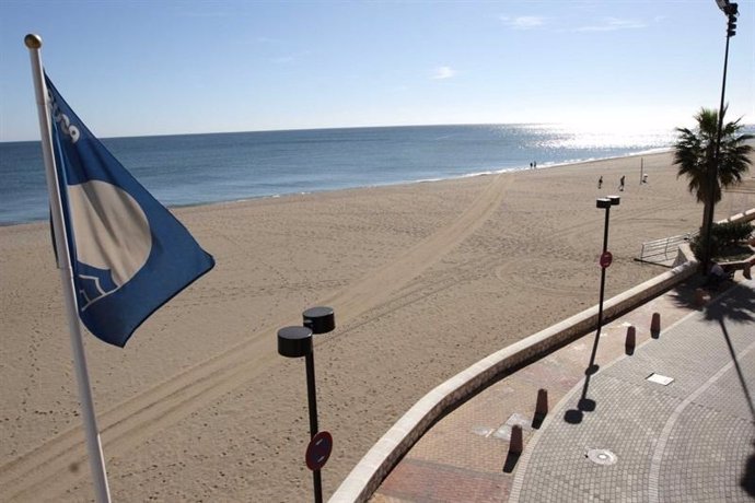 Archivo - Playa con 'Bandera Azul'.