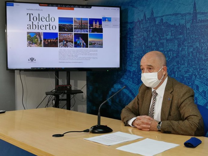 El edil de Turismo y de Promoción Económica, Francisco Rueda, ha presentado este martes en el Ayuntamiento las estrategias planteadas por el Gobierno local de cara a la próxima edición de la Feria Internacional de Turismo (FITUR).