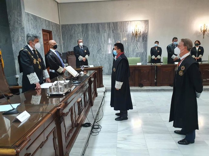 El nuevo presidente del TSJC toma posesión de su cargo