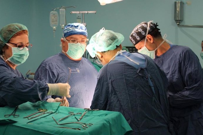 Archivo - Profesionales del Complejo Hospitalario Universitario de Albacete realizan cinco trasplantes renales en tres días
