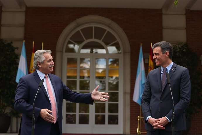 El presidente de la República Argentina, Alberto Fernández, y el presidente del Gobierno, Pedro Sánchez
