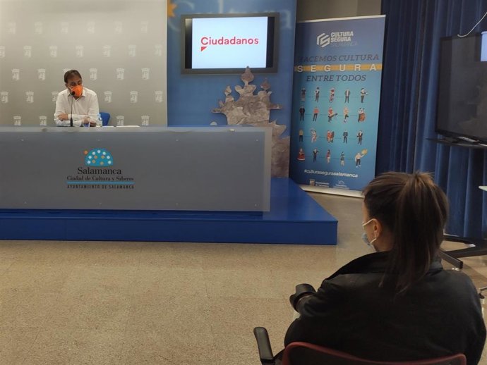 El concejal de Turismo del Ayuntamiento de Salamanca, Fernando Castaño, en rueda de prensa.