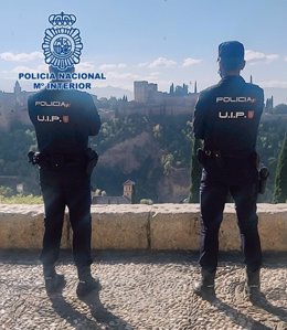 La Policía Nacional en el Albaicín