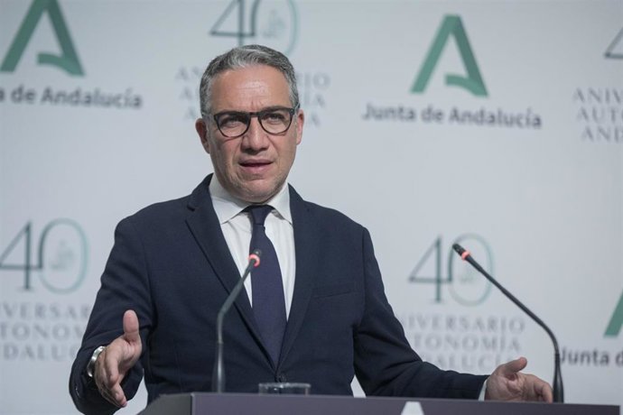El consejero de Presidencia, Elías Bendodo , durante la rueda de prensa posterior a la reunión del Consejo de Gobierno de la Junta de Andalucía, a 11 de mayo de 2021, Sevilla (Andalucía, España).E