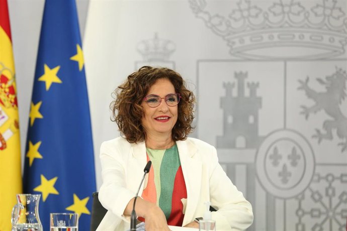 La ministra Portavoz y de Hacienda, María Jesús Montero, comparece en rueda de prensa posterior al Consejo de Ministros celebrado en Moncloa, a 11 de mayo de 2021, en Madrid (España). El Consejo de Ministros ha aprobado hoy la ley que regula el trabajo 