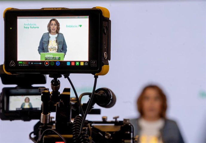 La secretaria general del PSOE-A, Susana Díaz, ofrece una rueda de prensa con motivo de la reunión de la Comisión Ejecutiva regional, en una foto de archivo.