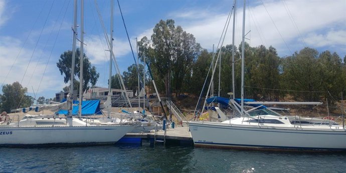 Puerto deportivo de Orellana la Vieja